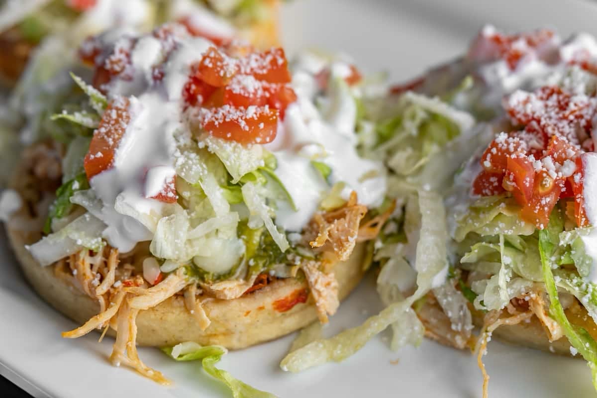Pollo (Chicken) Sope.