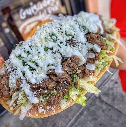 Bistec (Steak) Huarache.
