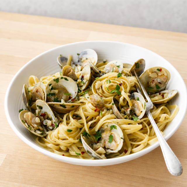 Pasta & Clam Sauce (White or Red).